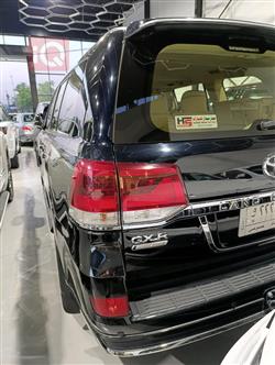 تۆیۆتا لاند کروزەر